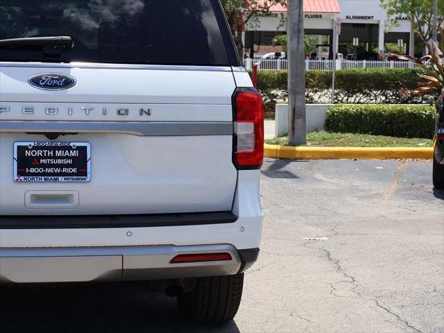 Photo of 2024 Oxford White Ford Expedition