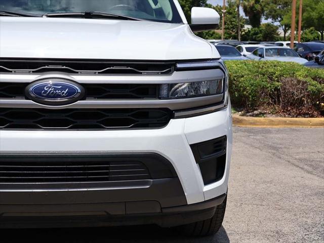 Photo of 2024 Oxford White Ford Expedition