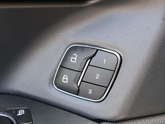 Photo of 2024 Oxford White Ford Expedition