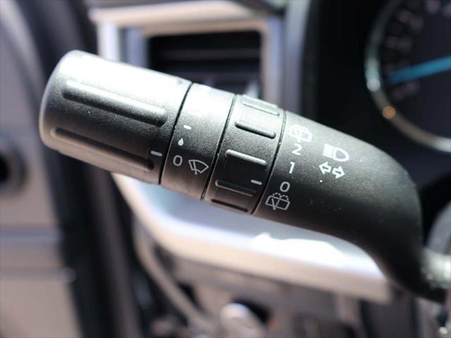 Photo of 2024 Oxford White Ford Expedition