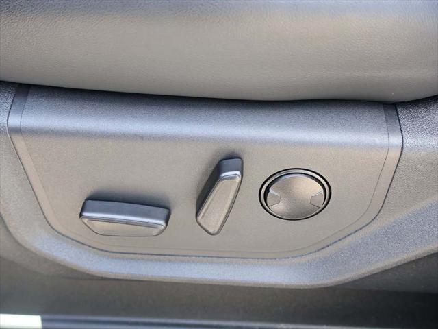 Photo of 2024 Oxford White Ford Expedition