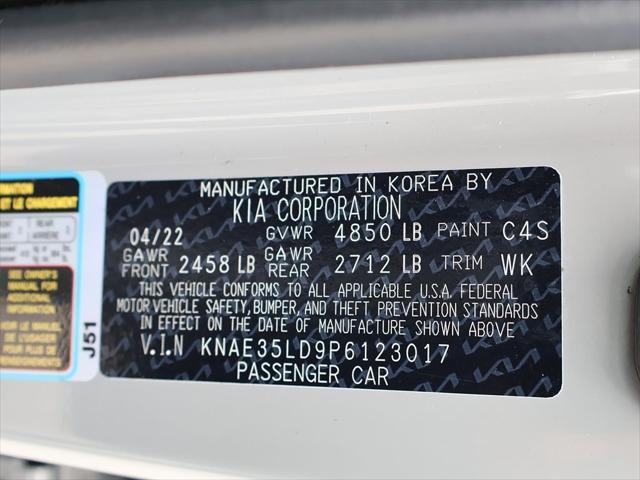 Photo of 2023 Ceramic Silver Kia Stinger
