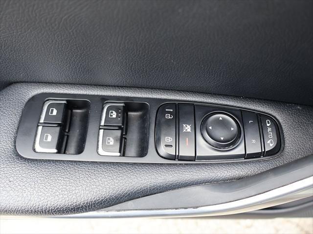 Photo of 2023 Ceramic Silver Kia Stinger