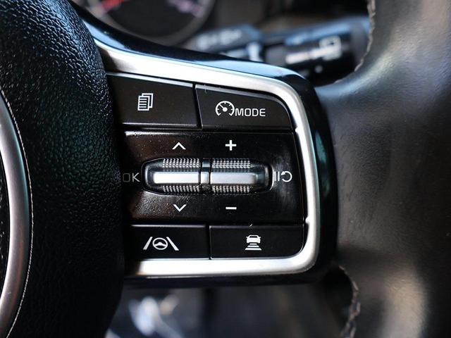 Photo of 2022 Glacial White Pearl Kia Sorento