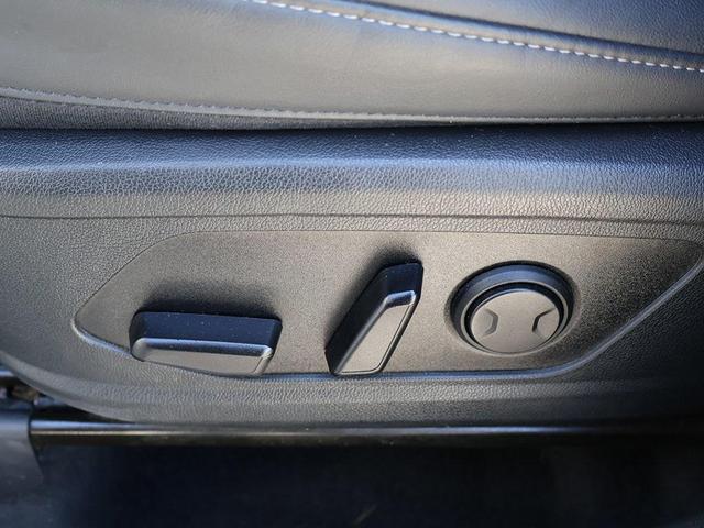 Photo of 2022 Glacial White Pearl Kia Sorento