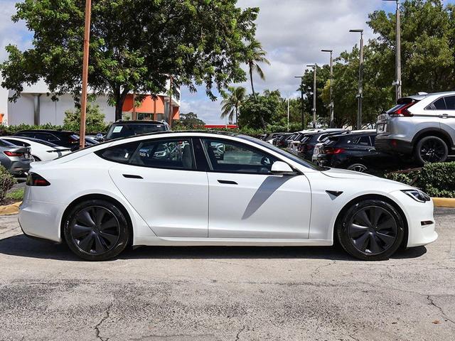 Photo of 2022 Pearl White Multi-Coat Tesla Model S