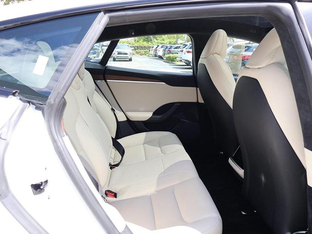 Photo of 2022 Pearl White Multi-Coat Tesla Model S
