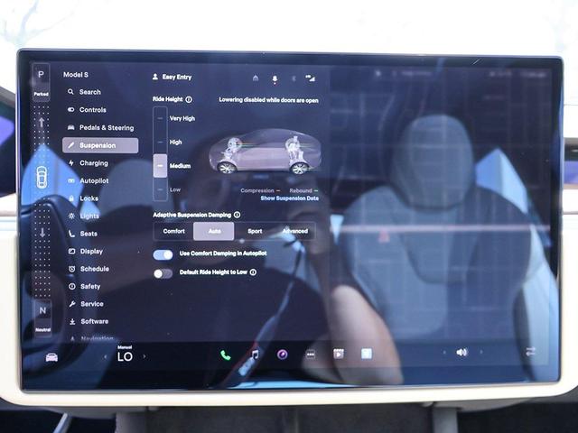 Photo of 2022 Pearl White Multi-Coat Tesla Model S