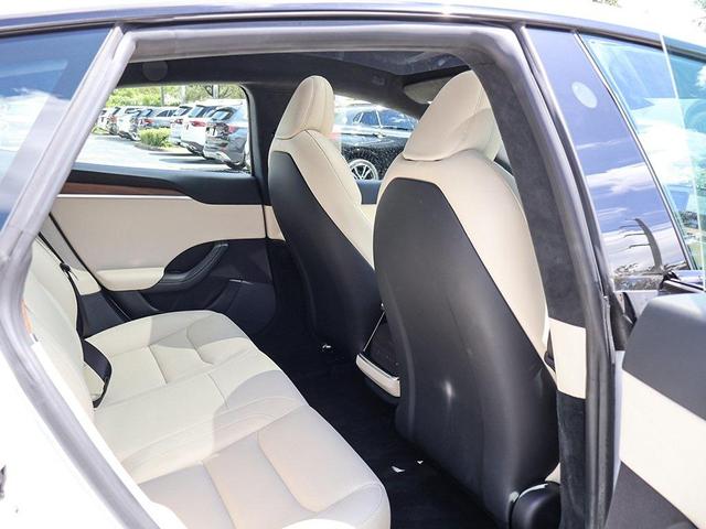 Photo of 2022 Pearl White Multi-Coat Tesla Model S