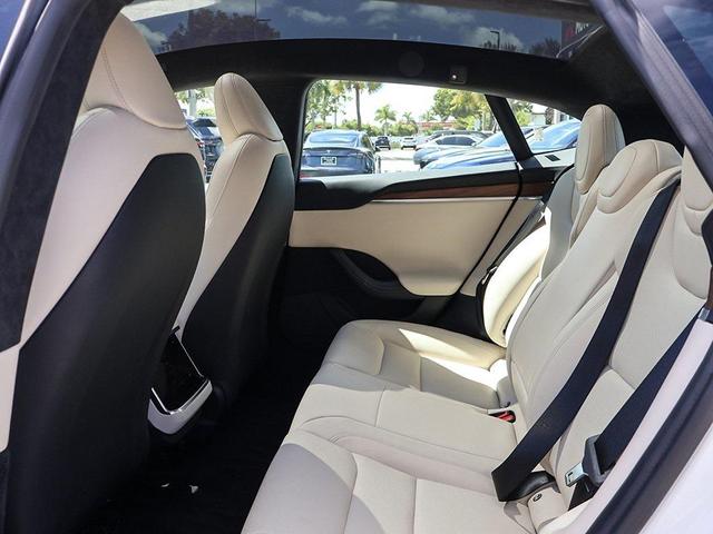 Photo of 2022 Pearl White Multi-Coat Tesla Model S