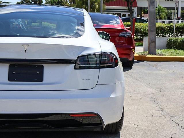 Photo of 2022 Pearl White Multi-Coat Tesla Model S