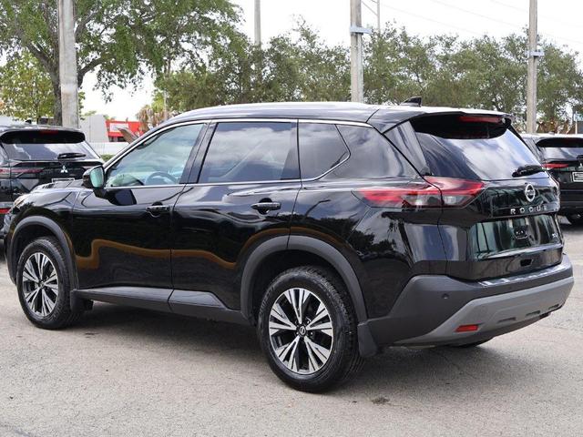 Photo of 2021 Super Black Nissan Rogue