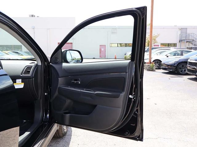 Photo of 2025 Labrador Black Pearl Mitsubishi Outlander Sport
