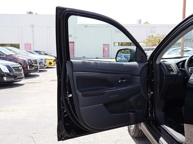 Photo of 2025 Labrador Black Pearl Mitsubishi Outlander Sport