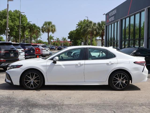Photo of 2022 White Toyota Camry