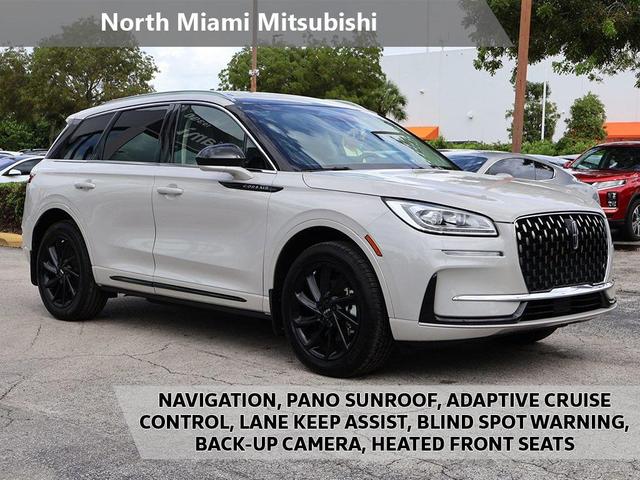 Photo of 2023 Ceramic Pearl Metallic Tri-Coat Lincoln Corsair
