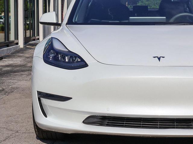 Photo of 2022 Pearl White Multi-Coat Tesla Model 3