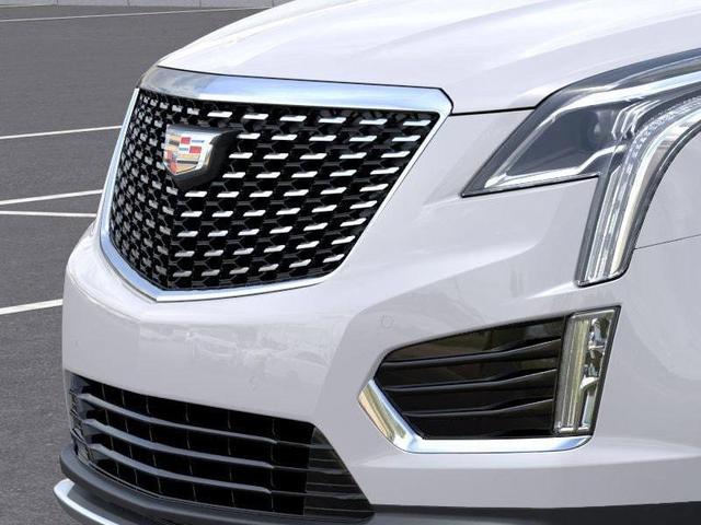 Photo of 2025 Crystal White Tri-Coat Cadillac XT5