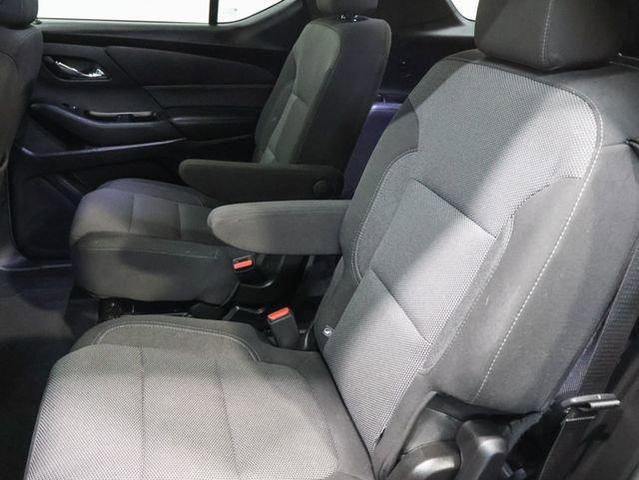 Photo of 2023 Summit White Chevrolet Traverse