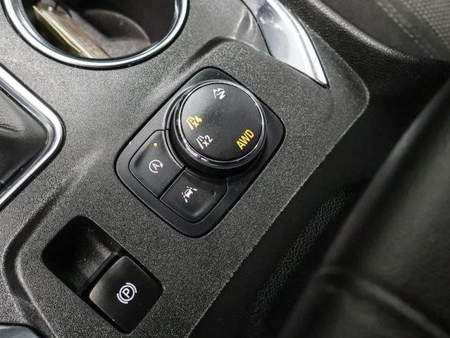 Photo of 2023 Summit White Chevrolet Traverse