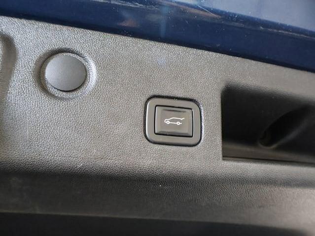 Photo of 2020 Pacific Blue Metallic Chevrolet Equinox