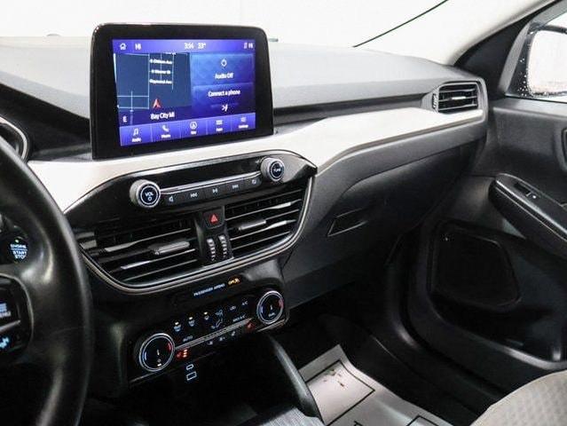 Photo of 2022 Black Ford Escape