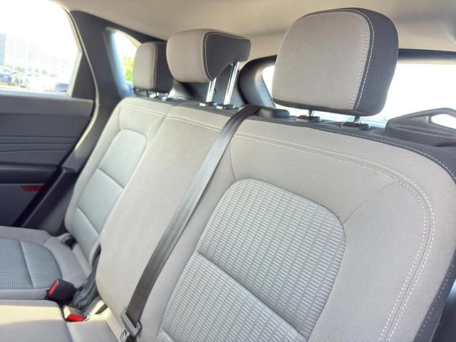 Photo of 2022 Iconic Silver Metallic Ford Escape