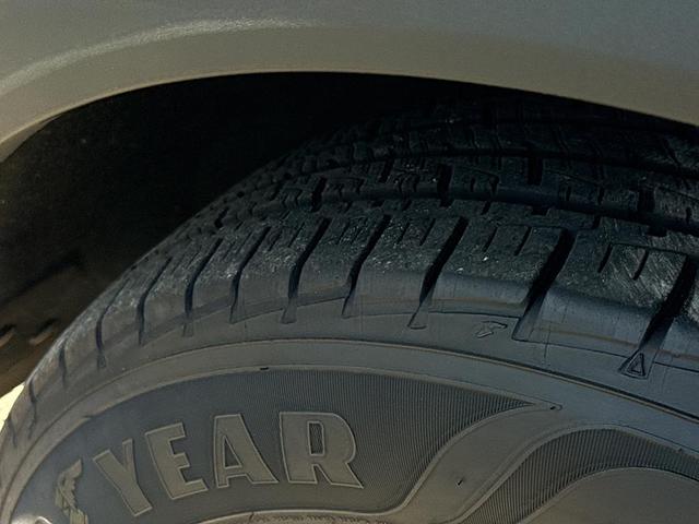 Photo of 2022 Iconic Silver Metallic Ford Escape