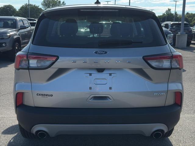 Photo of 2022 Iconic Silver Metallic Ford Escape