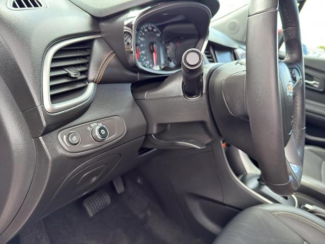 Photo of 2022 Crimson Metallic Chevrolet Trax
