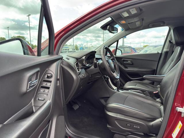 Photo of 2022 Crimson Metallic Chevrolet Trax