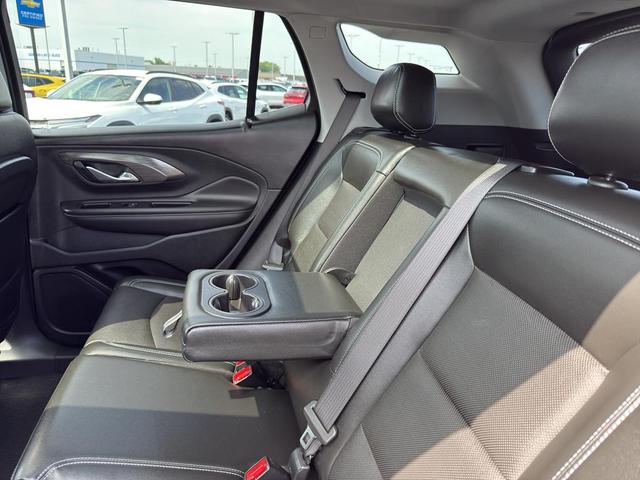Photo of 2022 Summit White GMC Terrain