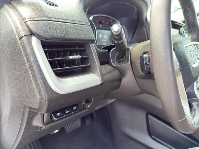 Photo of 2022 Summit White GMC Terrain