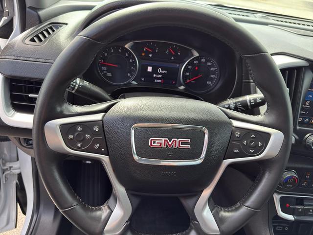 Photo of 2022 Summit White GMC Terrain
