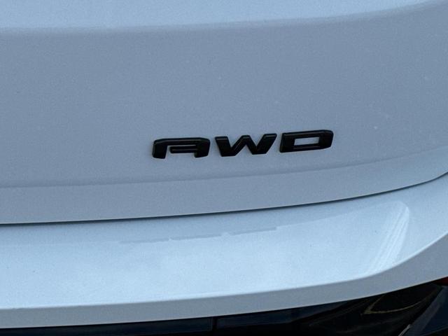 Photo of 2022 Summit White GMC Terrain