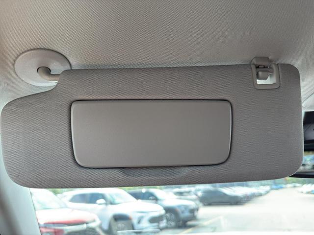 Photo of 2022 Summit White GMC Terrain