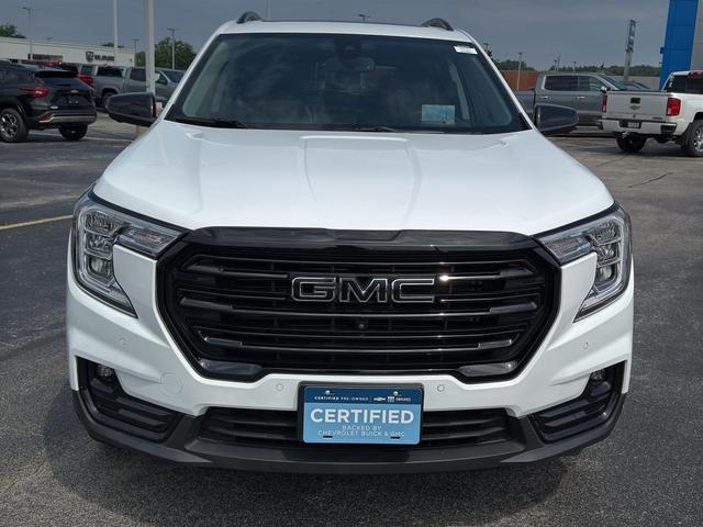 Photo of 2022 Summit White GMC Terrain