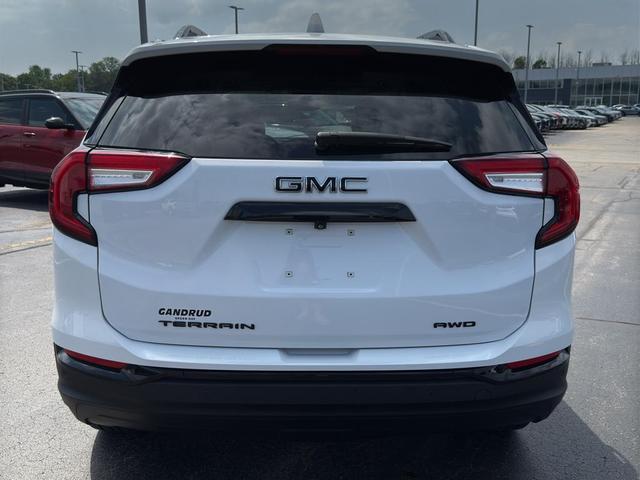 Photo of 2022 Summit White GMC Terrain