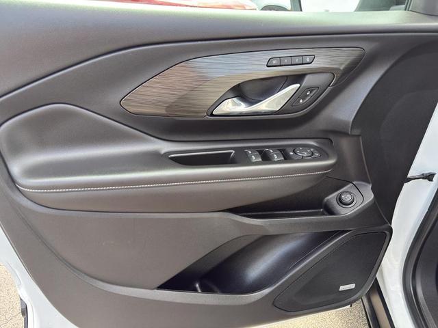 Photo of 2022 Summit White GMC Terrain