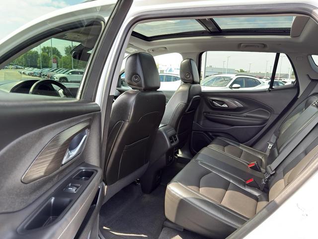 Photo of 2022 Summit White GMC Terrain