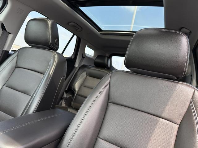 Photo of 2022 Summit White GMC Terrain