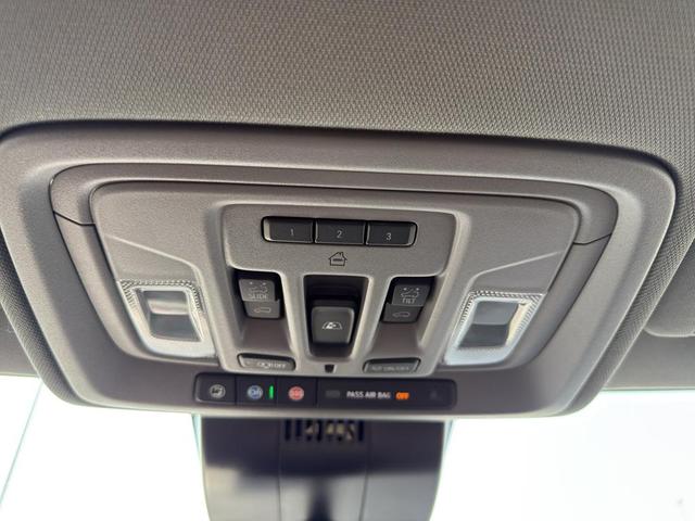 Photo of 2022 Pacific Blue Metallic GMC Sierra 1500