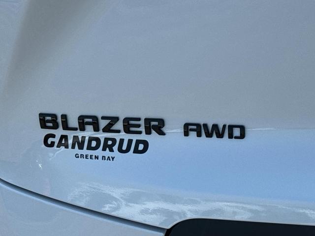Photo of 2022 Iridescent Pearl Tricoat Chevrolet Blazer