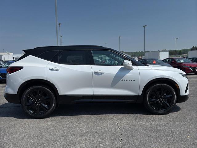 Photo of 2022 Iridescent Pearl Tricoat Chevrolet Blazer