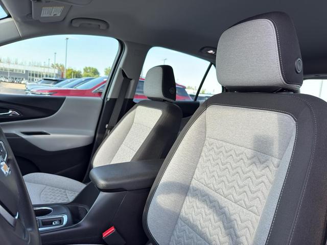 Photo of 2024 Summit White Chevrolet Equinox