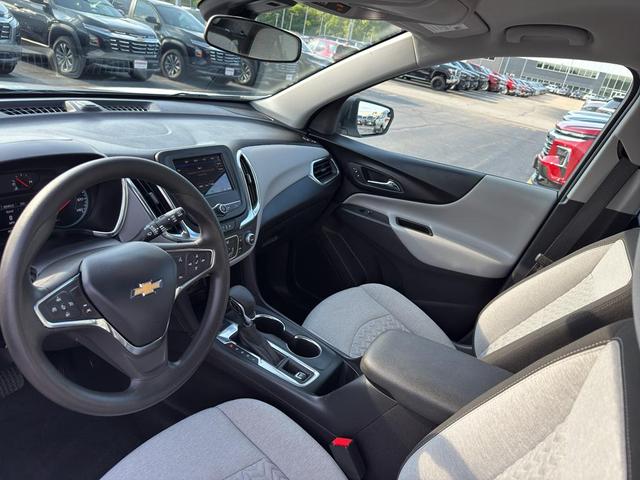 Photo of 2024 Summit White Chevrolet Equinox