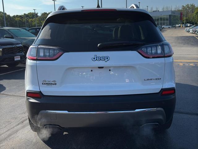 Photo of 2019 Bright White Clearcoat Jeep Cherokee