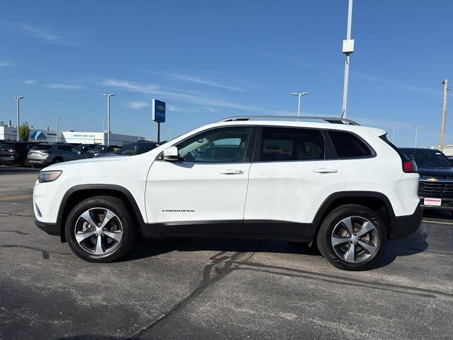 Photo of 2019 Bright White Clearcoat Jeep Cherokee