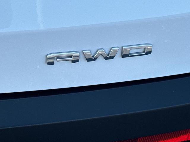 Photo of 2023 Summit White GMC Acadia