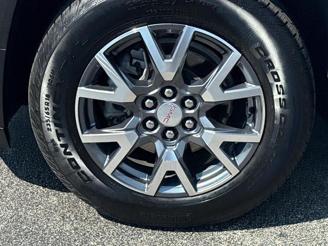 Photo of 2023 Summit White GMC Acadia